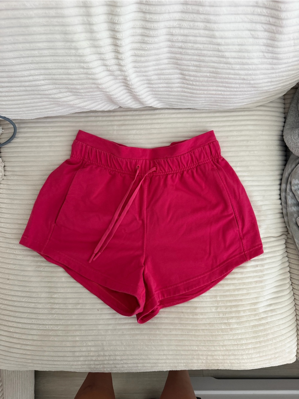 LULULEMON Inner Glow HR Shorts 3” in Pink‎ size 6